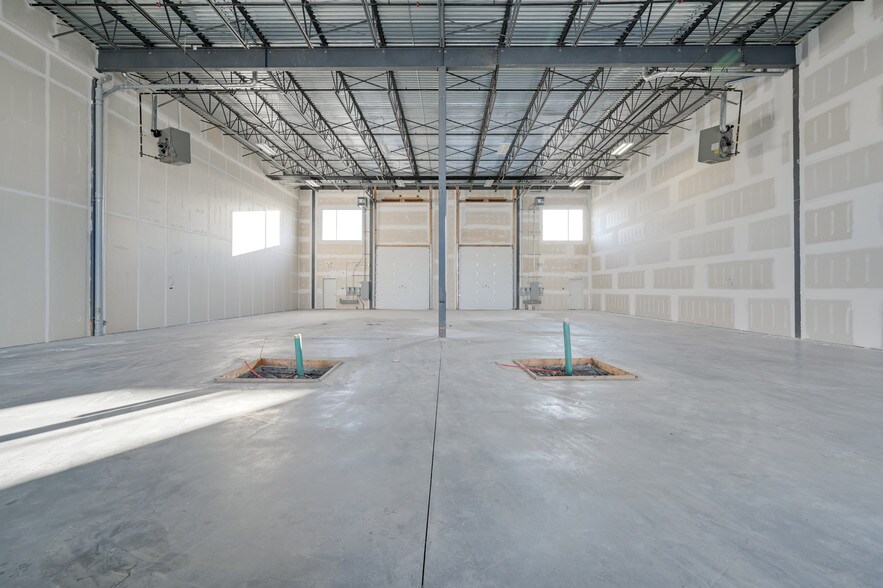 Primary Photo Of 13903-13983 156th St NW, Edmonton Light Distribution For Lease