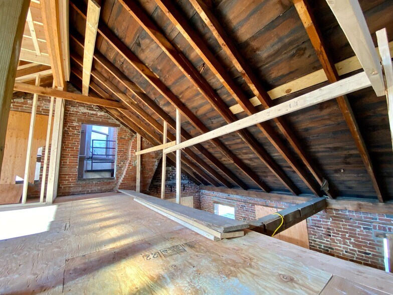 More Photos Of 29-31 Paige St, Lowell Office For Sale