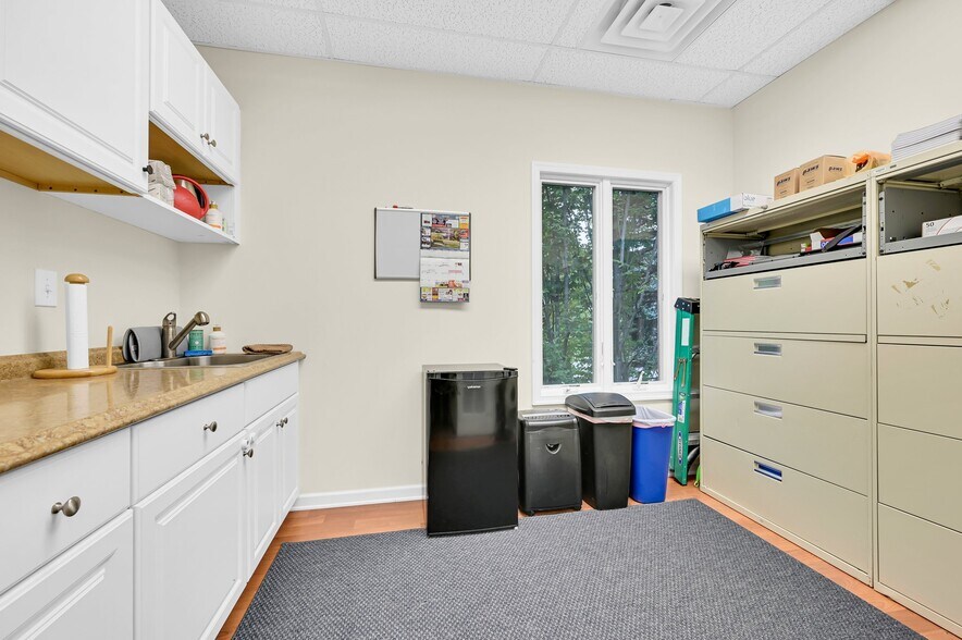 More Photos Of 21 Orchard St, Denville Medical For Lease