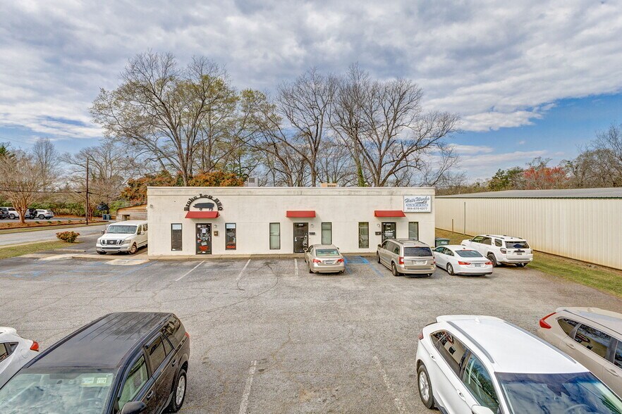 More Photos Of 444 Hampton Ave, Pickens Storefront Retail Office For Sale