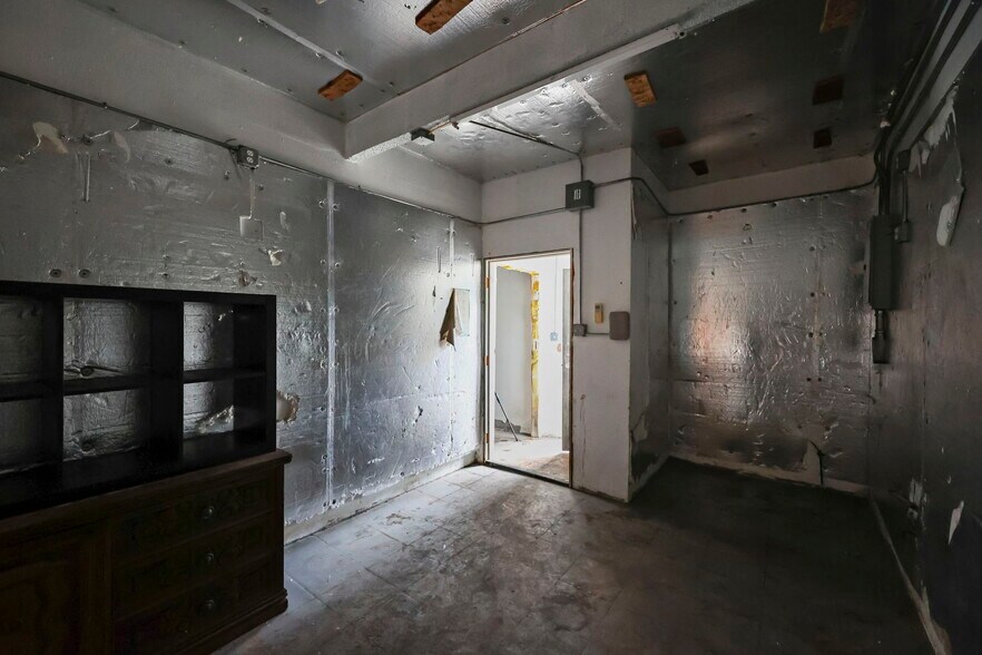 More Photos Of 6216 Crenshaw Blvd, Los Angeles Office For Sale