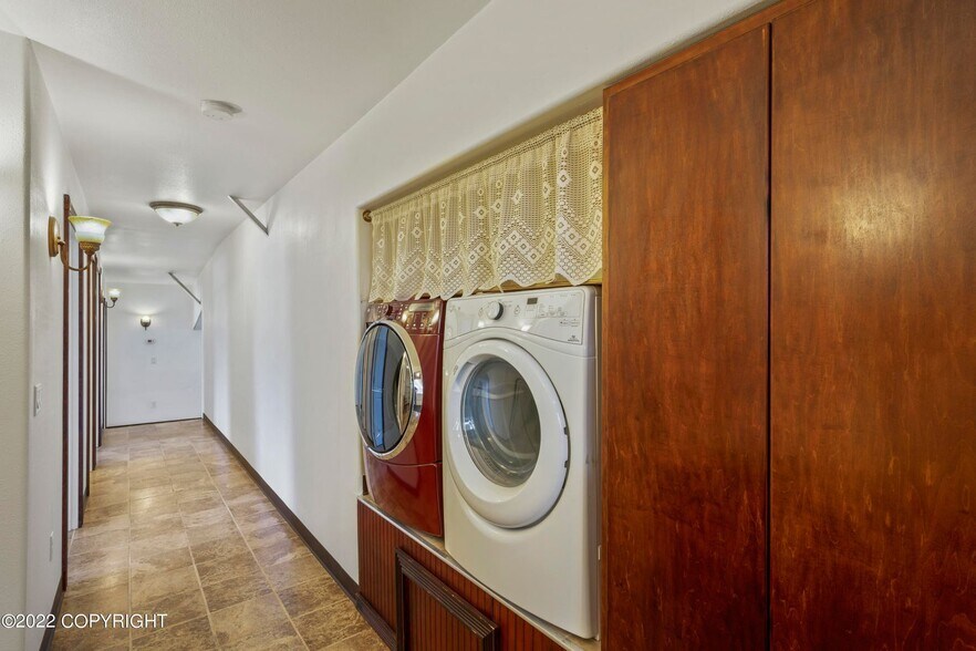 More Photos Of 36142 Pine St, Soldotna Light Manufacturing For Sale