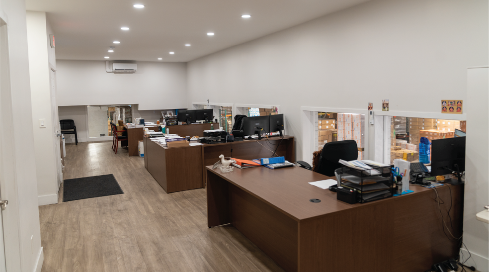 More Photos Of 452 Concord Ave, Bronx Warehouse For Lease