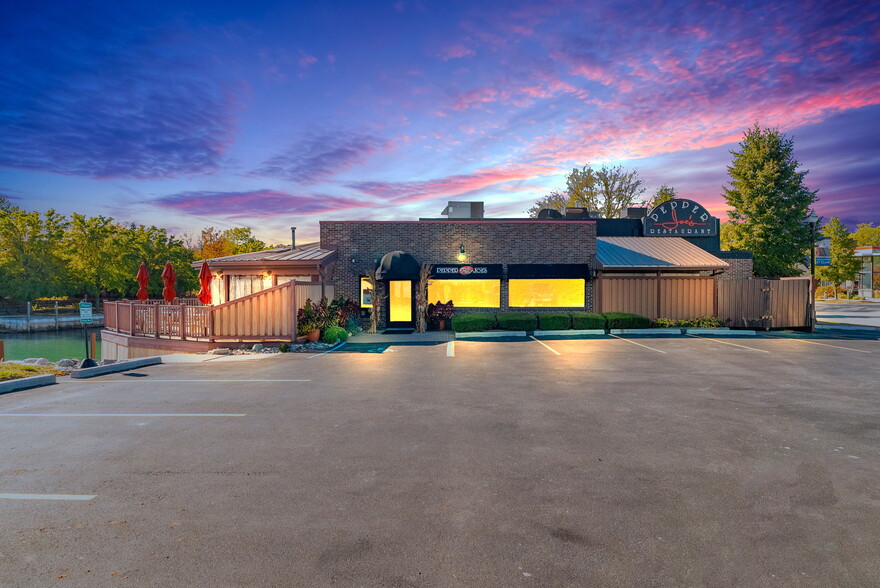 More Photos Of 119 Clinton Ave, Saint Clair Restaurant For Sale