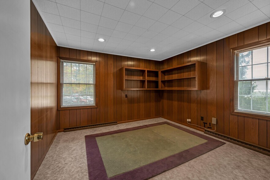 More Photos Of 172 Mount Pleasant Rd, Newtown Medical For Lease