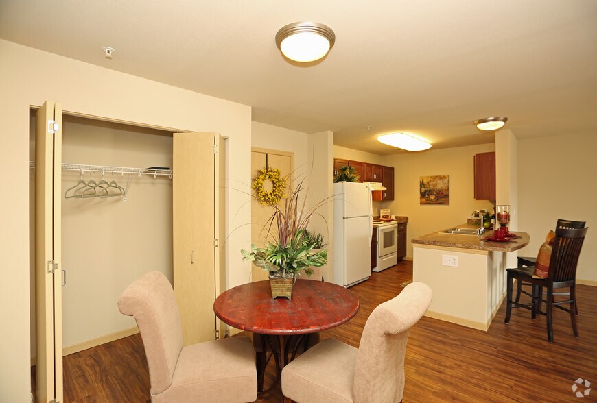 More Photos Of 141 Main St, Racine Apartments For Sale