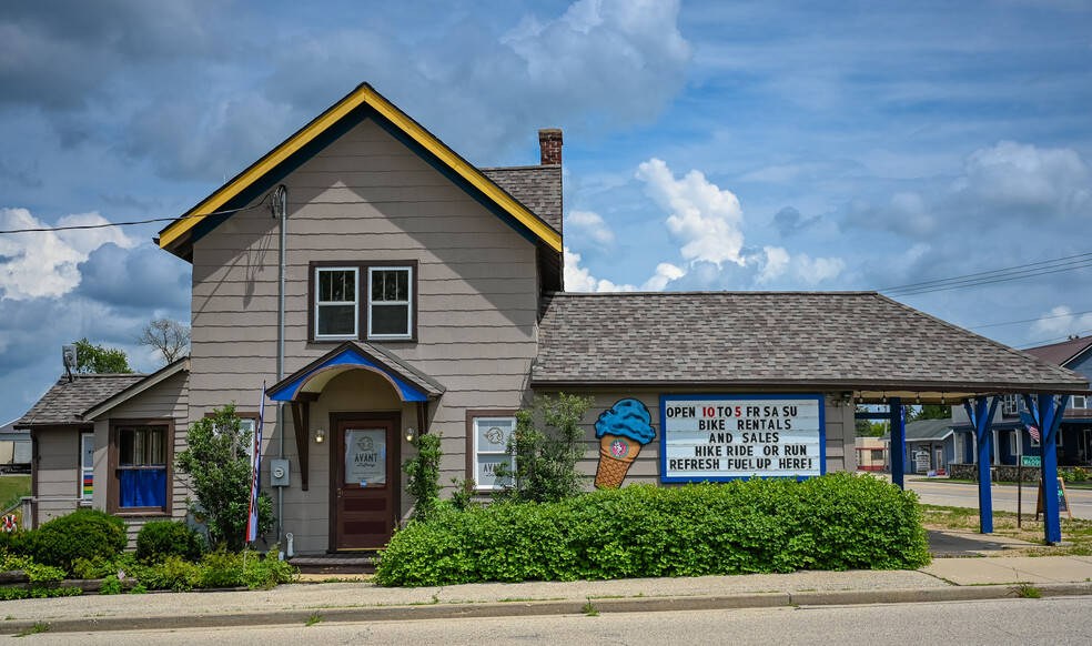 Primary Photo Of W6098 US Highway 12, Whitewater Storefront Retail Residential For Sale