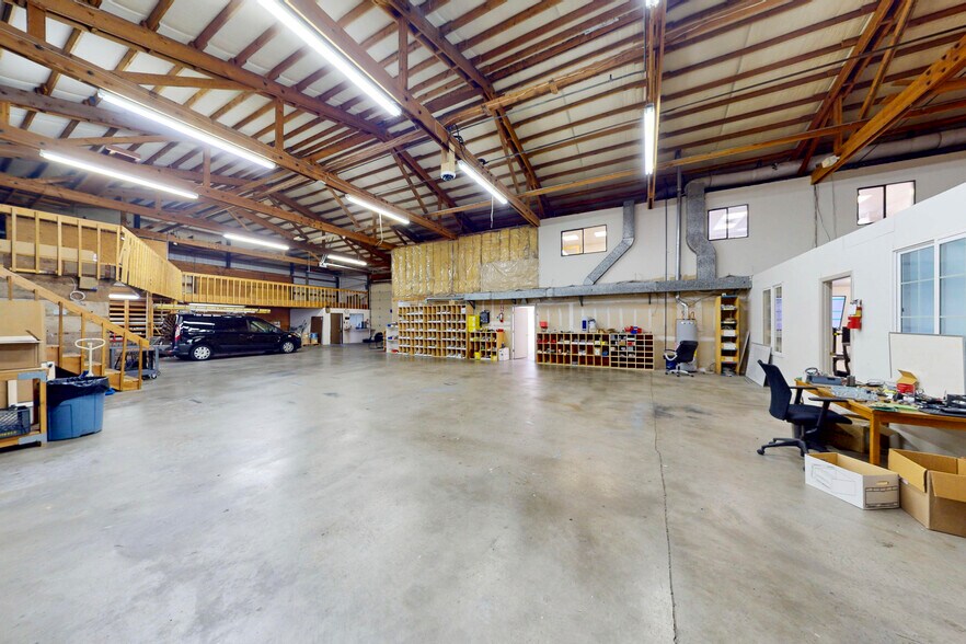 More Photos Of 2803 29th Ave SW, Tumwater Warehouse For Sale