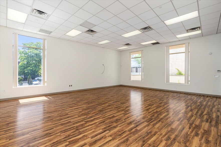 More Photos Of 308 Main St, Fort Lee Office For Lease