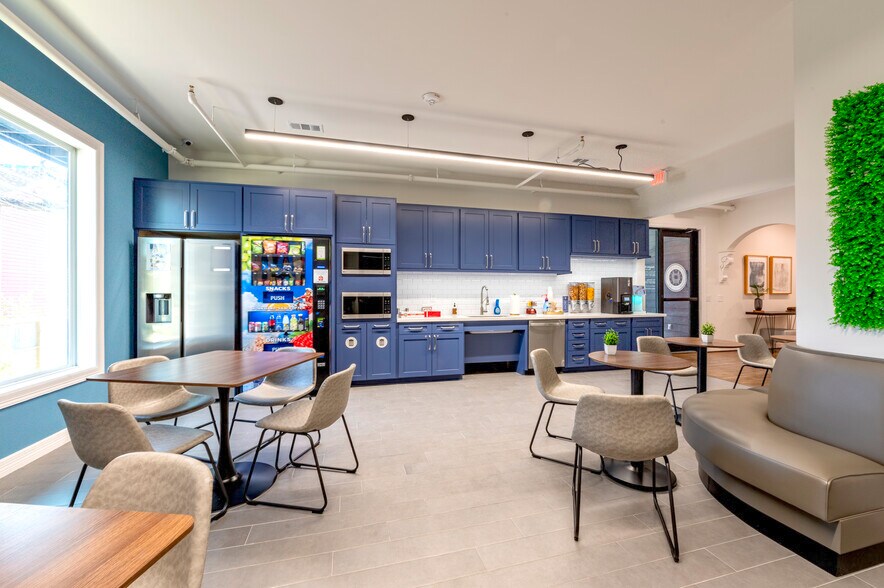 More Photos Of 540 Heights Blvd, Houston Coworking Space