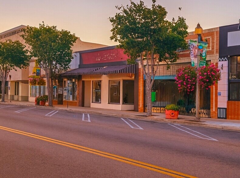 More Photos Of 938 E Main St, Santa Paula Storefront For Sale