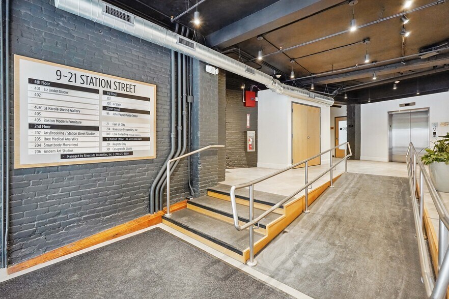More Photos Of 9-21 Station St, Brookline Loft Creative Space For Lease