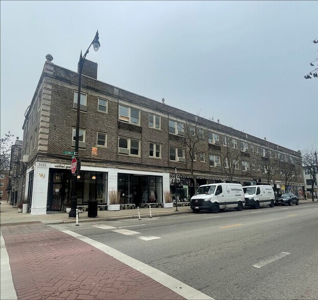 Primary Photo Of 5632-52 N Clark St, Chicago Apartments For Lease