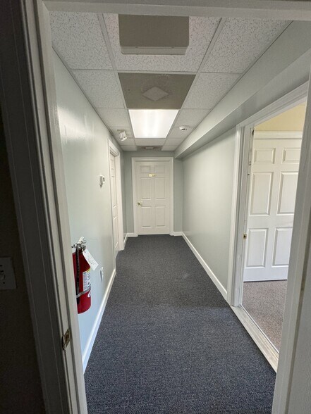 More Photos Of 1900 Manakin Rd, Manakin Sabot Office For Lease