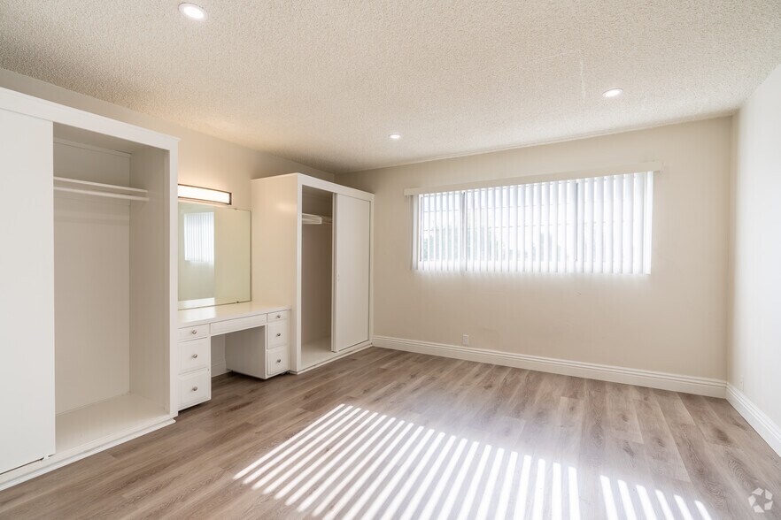 More Photos Of 618-620 W Route 66, Glendora Apartments For Sale