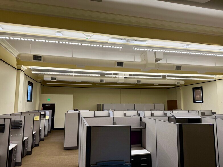 More Photos Of 3536 SE 26th Ave, Portland Office For Sale