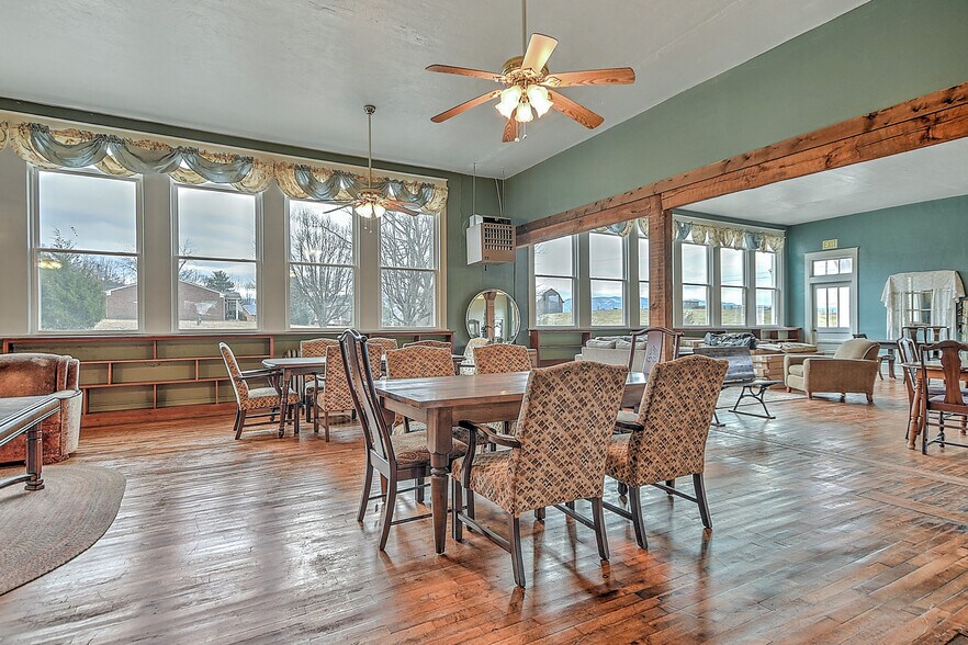 More Photos Of 19407 Bethel Rd, Abingdon Flex For Sale