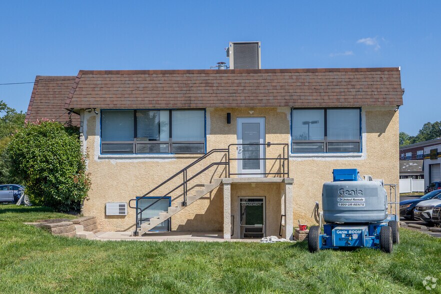 More Photos Of 2727 Philmont Ave, Huntingdon Valley Office For Lease