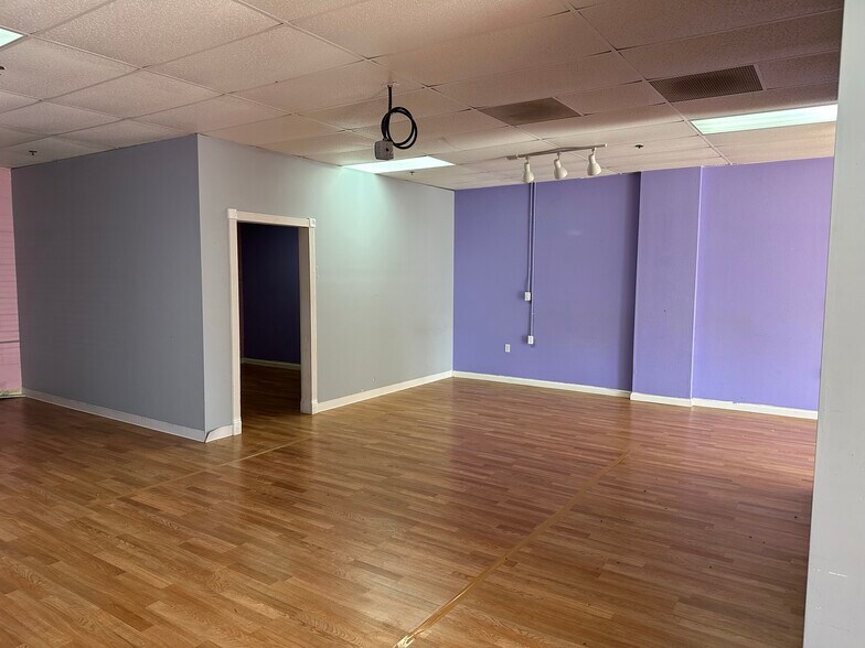 More Photos Of 241-249 W Pacheco Blvd, Los Banos Office For Lease