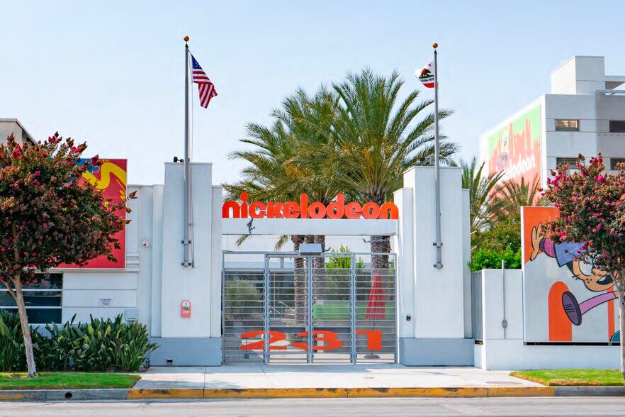 More Photos Of 130-140 N San Fernando Blvd, Burbank Storefront For Sale