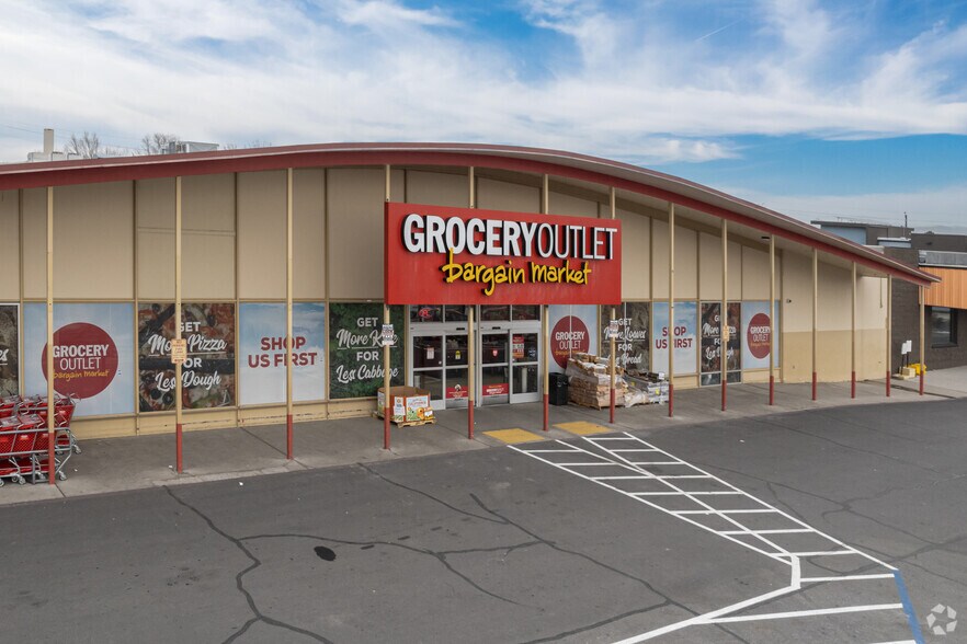 More Photos Of 2020 Oddie Blvd, Sparks Supermarket For Sale