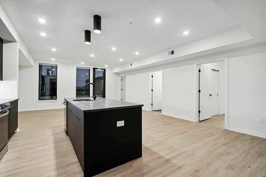 More Photos Of 500 N 13th St, Philadelphia Multifamily For Sale