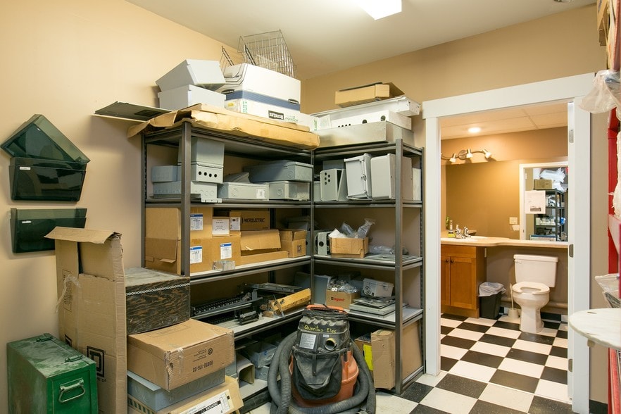 More Photos Of 3304 Appaloosa Rd, Kelowna Warehouse For Sale