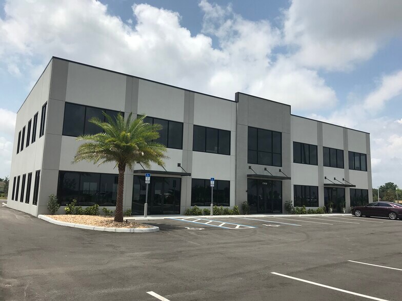Primary Photo Of 17410 E Highway 50, Clermont Medical For Lease