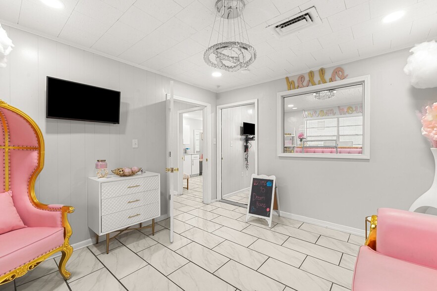 More Photos Of 120 S 10th Ave, Hattiesburg General Retail For Sale