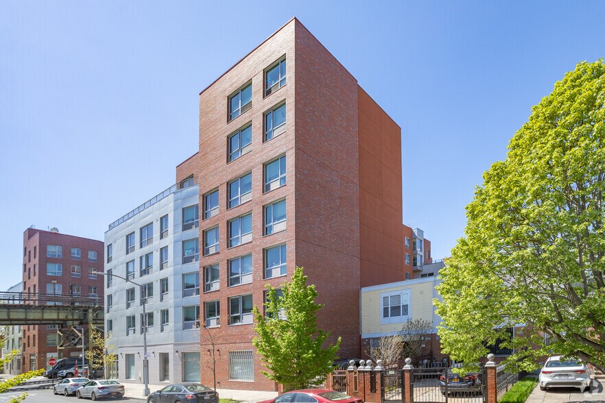 More Photos Of 463 Livonia Ave, Brooklyn Apartments For Lease