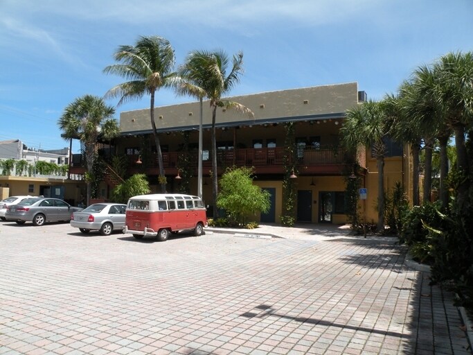 More Photos Of 17-25 S J St, Lake Worth Restaurant For Sale