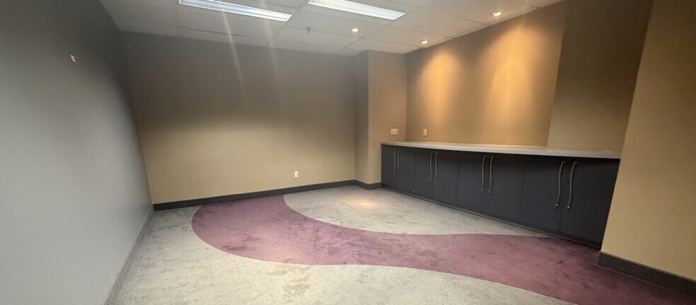 More Photos Of 20 Fort St, Winnipeg Apartments For Lease