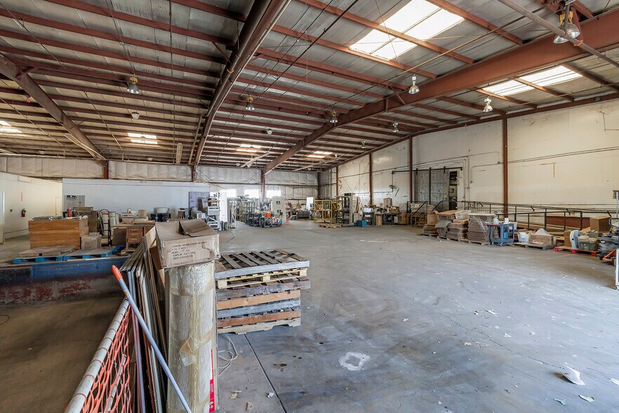 More Photos Of 651 Thunderbolt St, Chico Warehouse For Sale