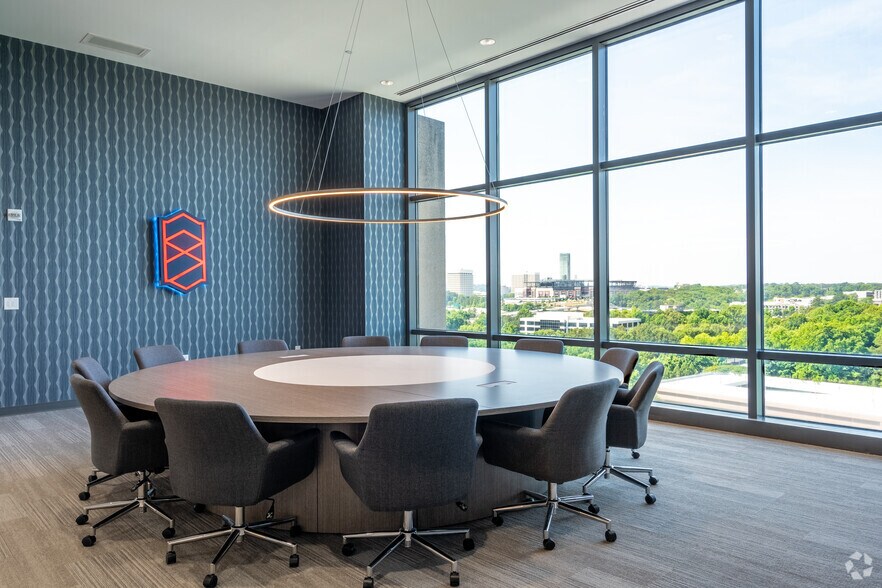 More Photos Of 1300 Parkwood Cir SE, Atlanta Office For Sale