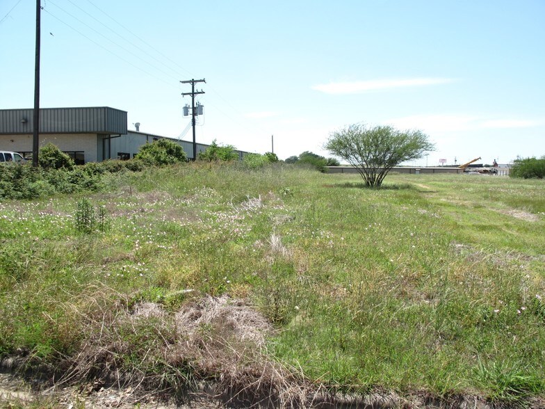 More Photos Of Handley St and HWY 290, Brenham Land For Lease
