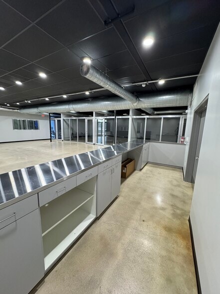 More Photos Of 1921 Pembroke Rd, Hollywood Warehouse For Lease