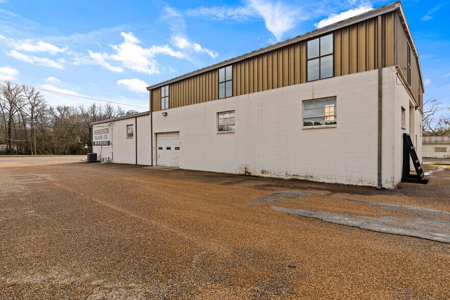 More Photos Of 2100 E Front St, Tyler Flex For Lease