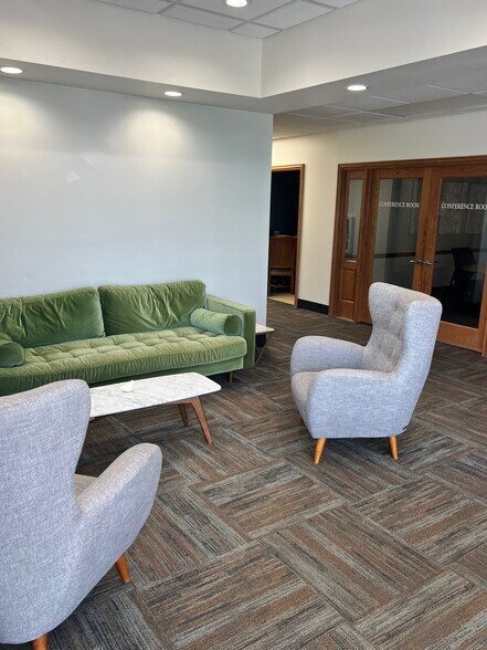 More Photos Of 1064 E Highway 50, Clermont Office For Lease