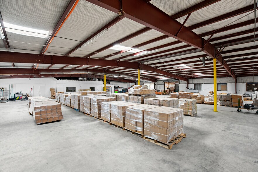More Photos Of 9300 Brown Ln, Austin Warehouse For Lease