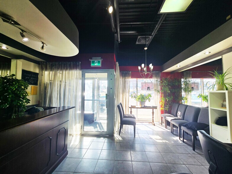 More Photos Of 2701 St Joseph Blvd, Ottawa General Retail For Lease