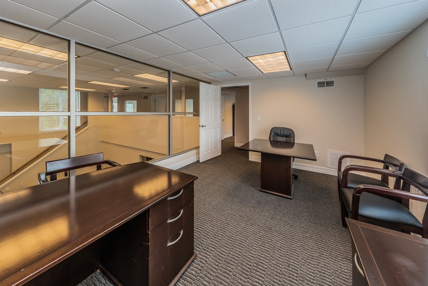 More Photos Of 1663 1st Ave S, Saint Petersburg Office Residential For Lease