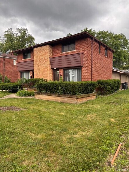 More Photos Of 26231 Coolidge Hwy, Oak Park Multifamily For Sale