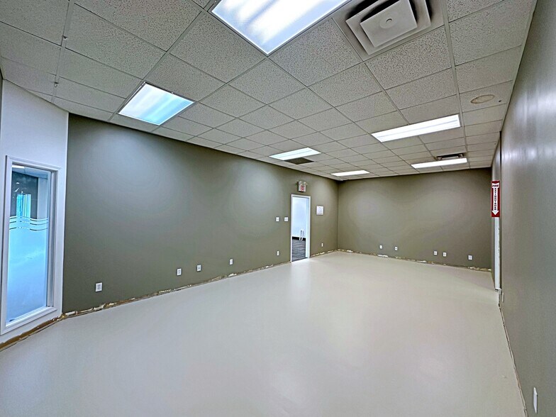 More Photos Of 195 Mackay Cres, Fort McMurray Warehouse For Sale