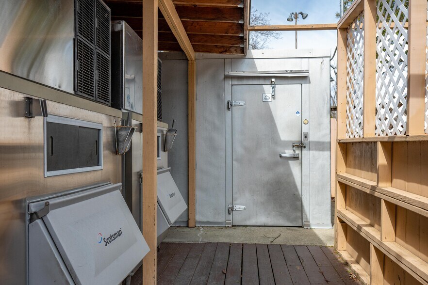 More Photos Of , Brookfield Unknown For Sale