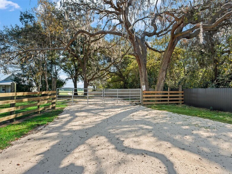 Primary Photo Of County Road 635, Bushnell Land For Sale