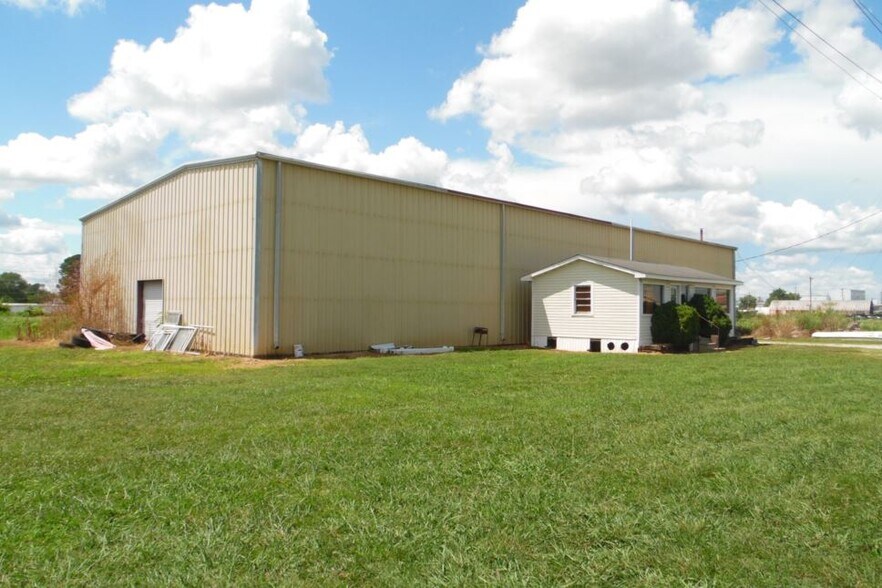 More Photos Of 1117 N Locust Ave, Lawrenceburg Industrial For Sale