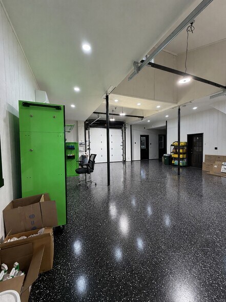 More Photos Of 19363 Brandy Rd, Brandy Station Light Manufacturing For Lease