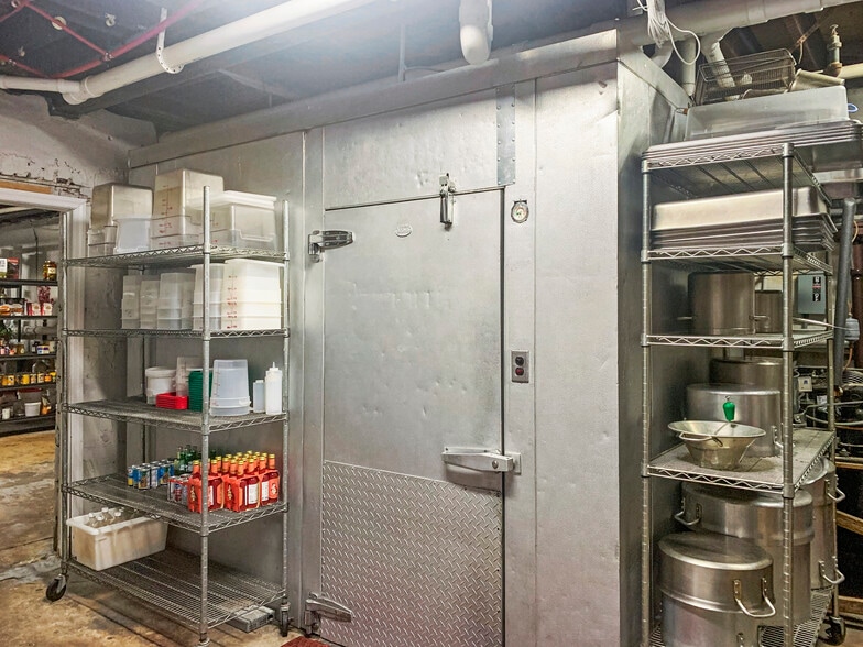 More Photos Of 2757 Long Beach Rd, Oceanside Storefront Retail Residential For Lease