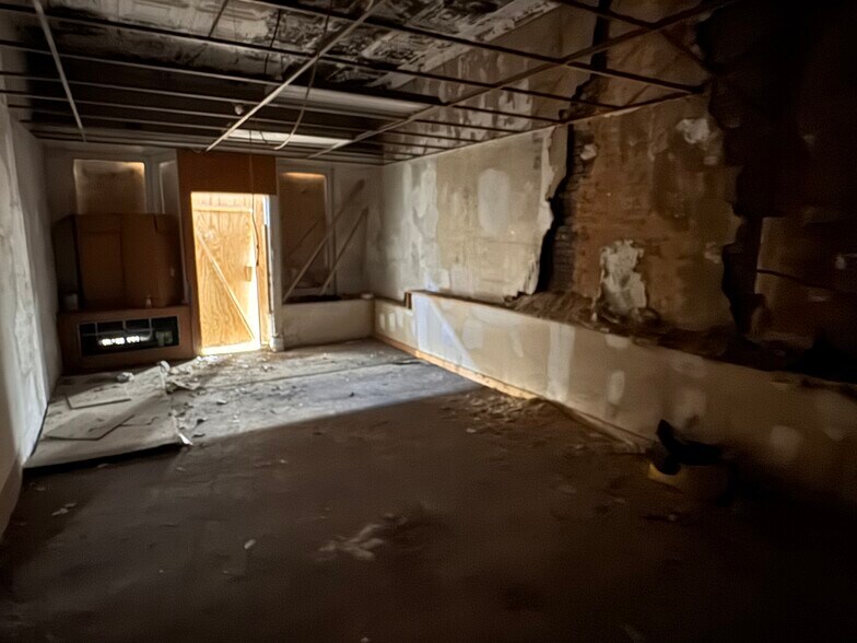 More Photos Of 369-371 S Central Ave, Columbus Bar For Sale