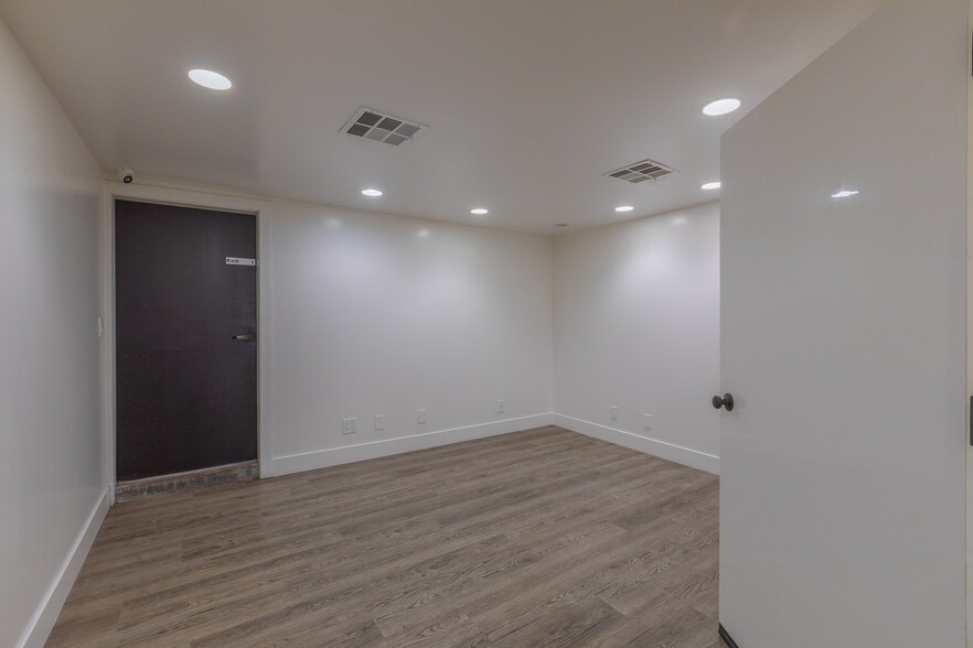 More Photos Of 1544 Anaheim St, Harbor City Storefront Retail Residential For Sale